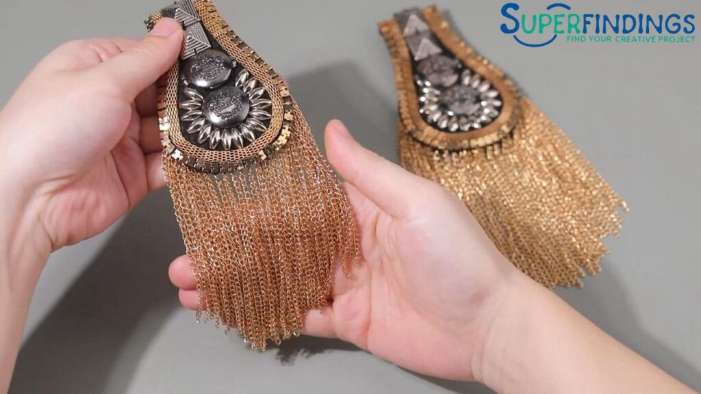 shoulder boards