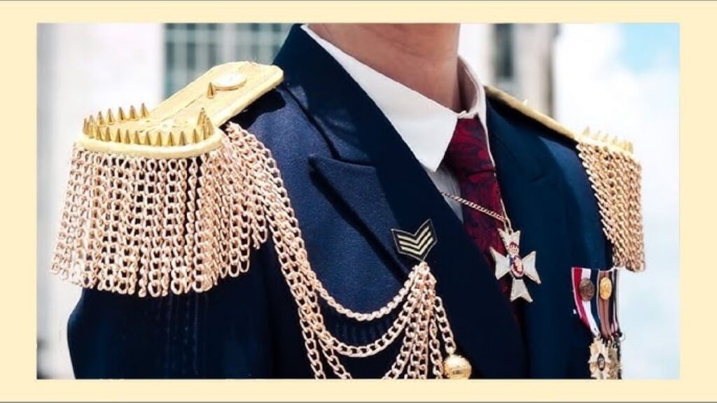 shoulder boards